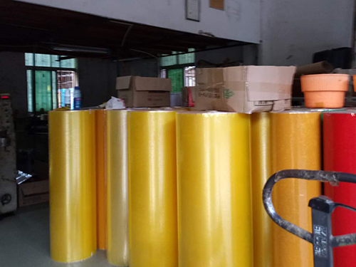 包裝膠帶(dai)生産車間